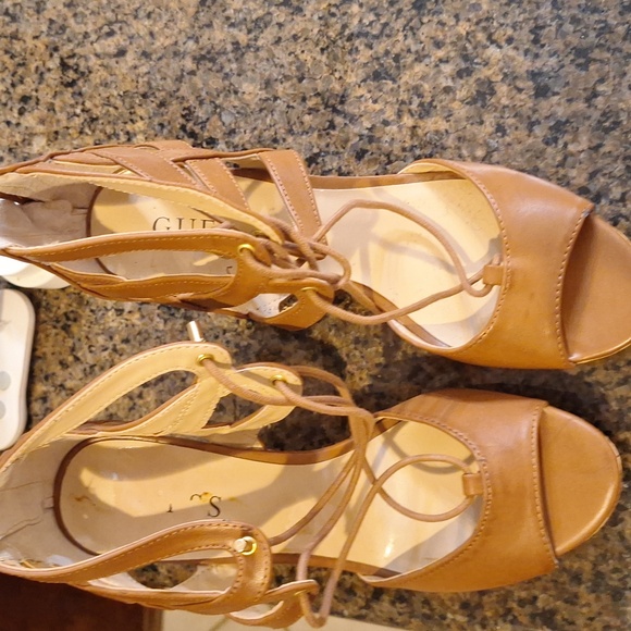 Guess Wedges - Picture 1 of 3